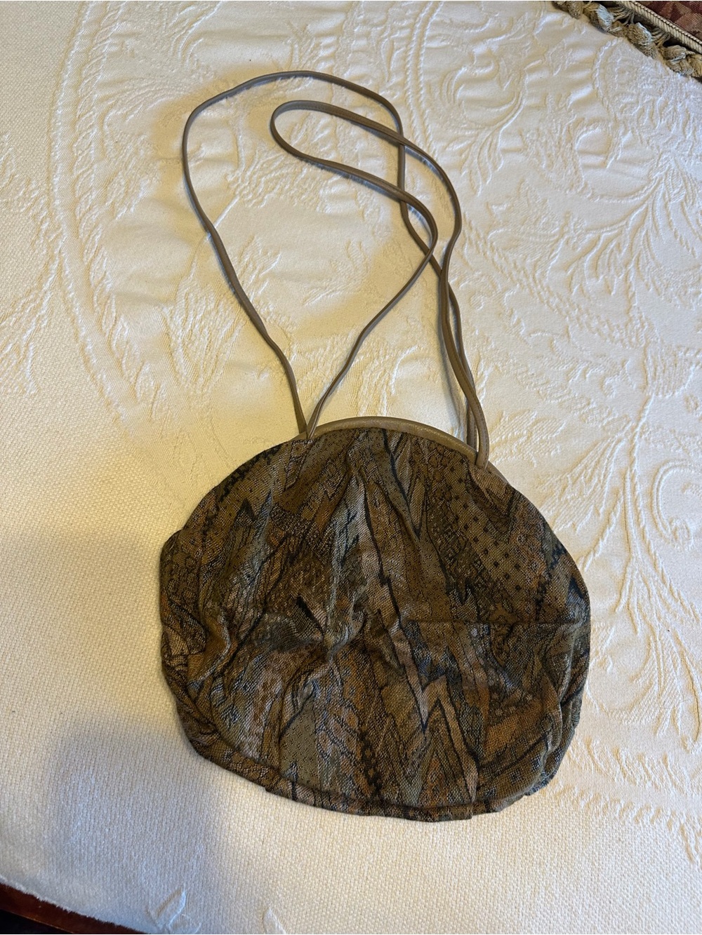 Vintage Round Textured Crossbody Bag in Brown & Black Monique handbag